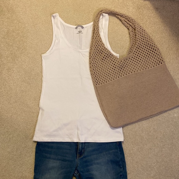 🔥3/$10🔥 GUC basic tanks from H&M - Picture 2 of 6